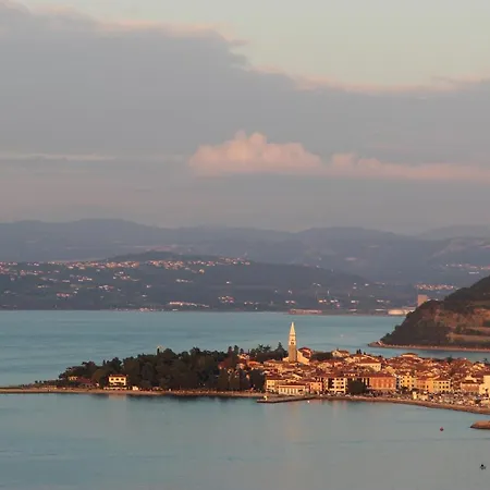 Lighthouse.izola *